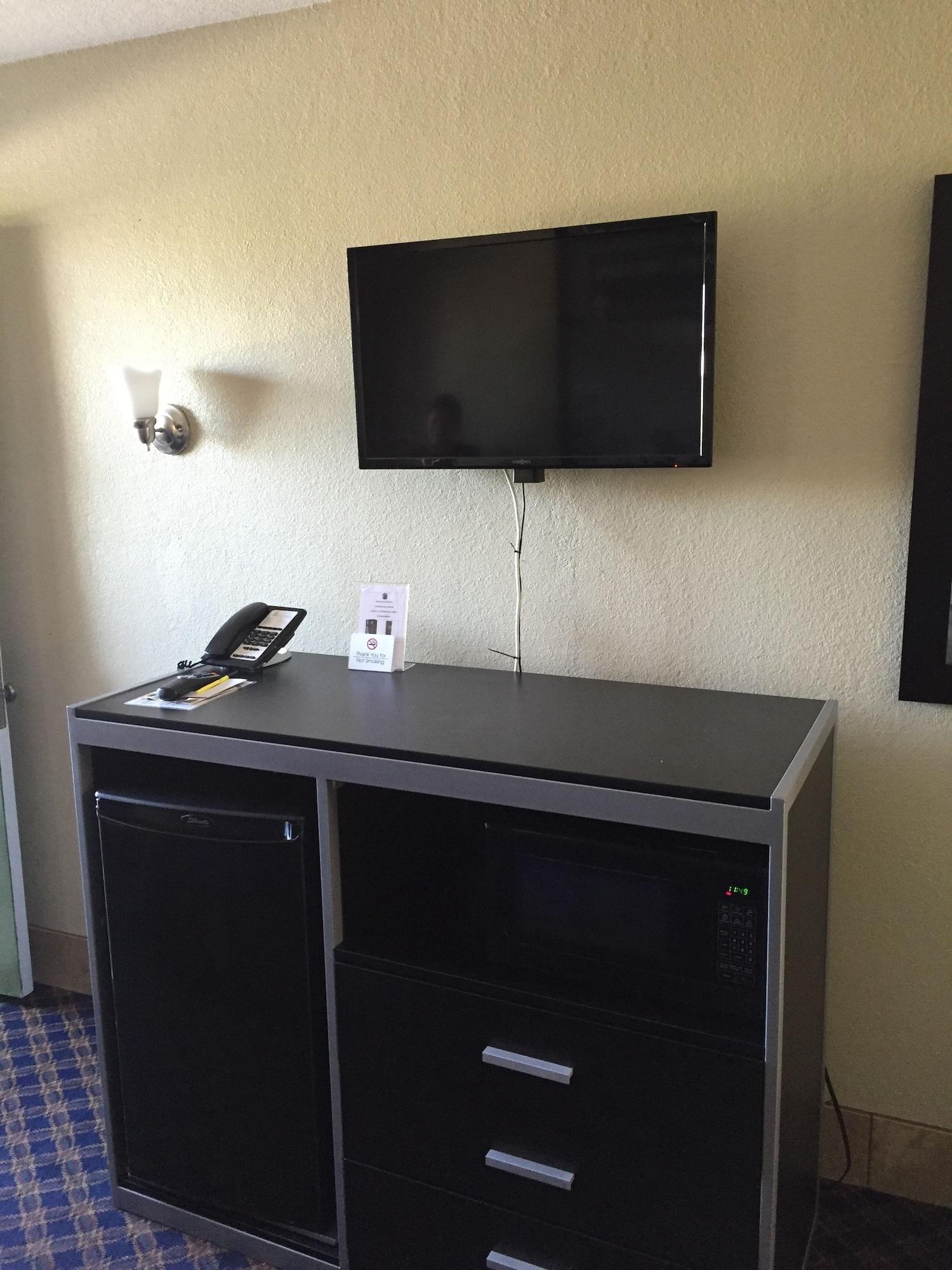 Super 8 By Wyndham Arlington Near At&T Stadium מראה חיצוני תמונה