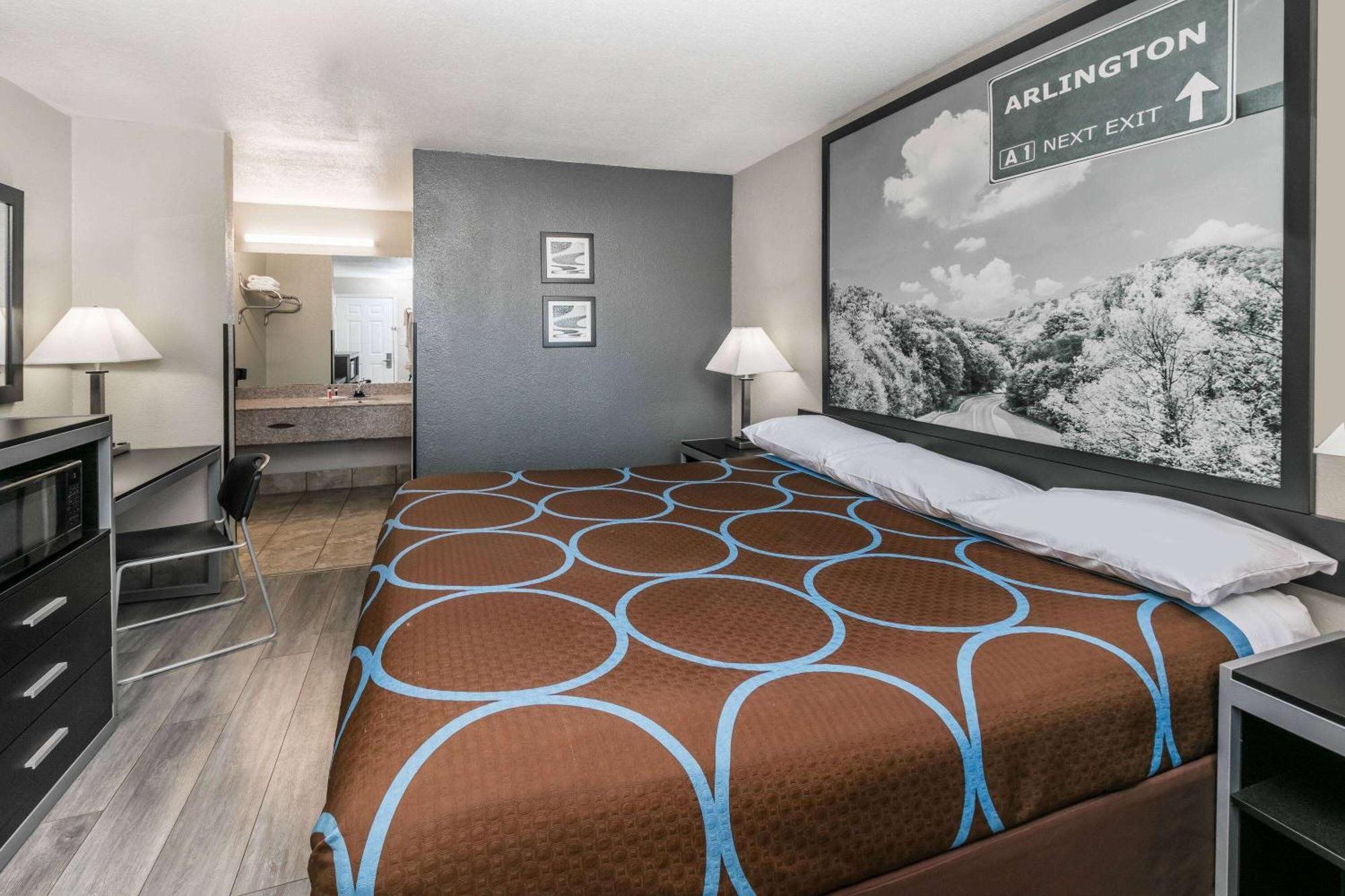 Super 8 By Wyndham Arlington Near At&T Stadium מראה חיצוני תמונה