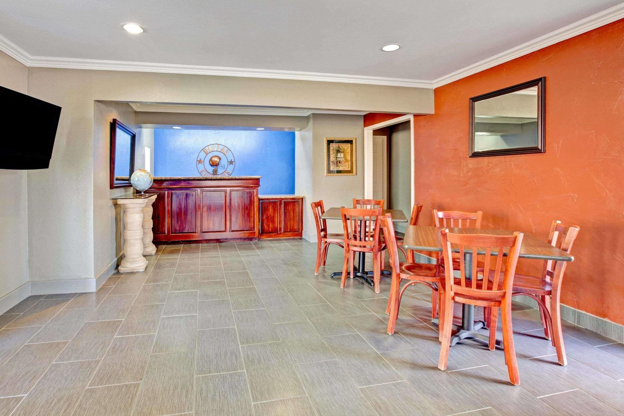 Super 8 By Wyndham Arlington Near At&T Stadium מראה חיצוני תמונה