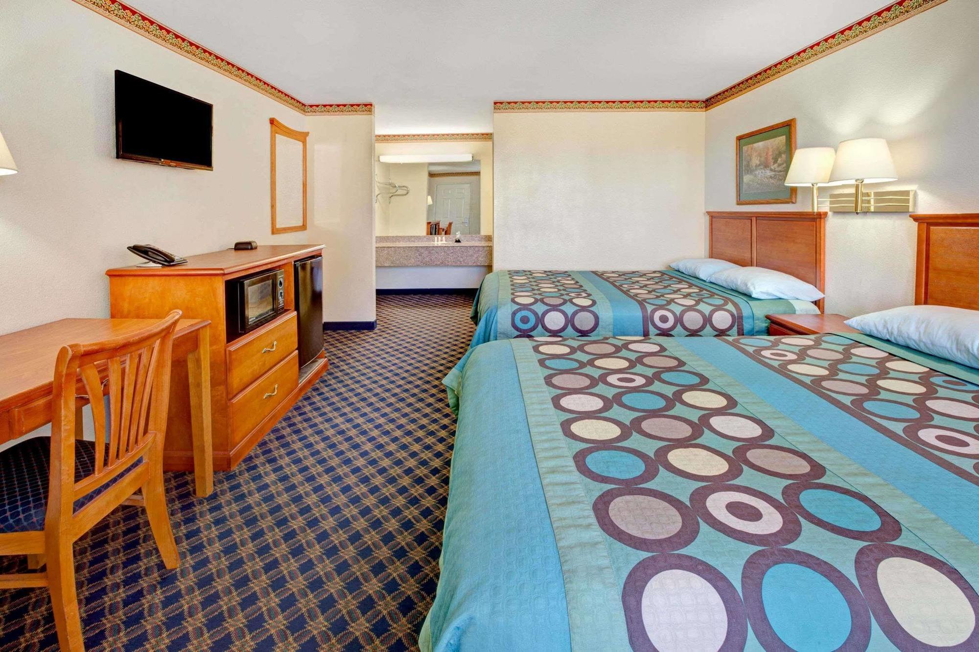 Super 8 By Wyndham Arlington Near At&T Stadium מראה חיצוני תמונה