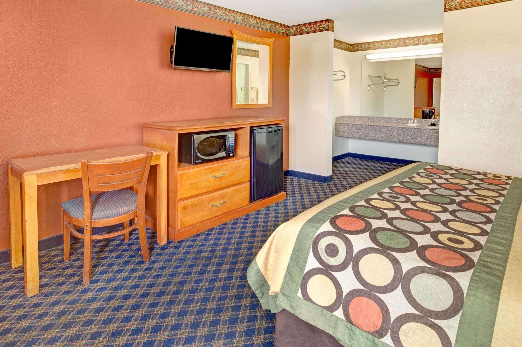 Super 8 By Wyndham Arlington Near At&T Stadium מראה חיצוני תמונה